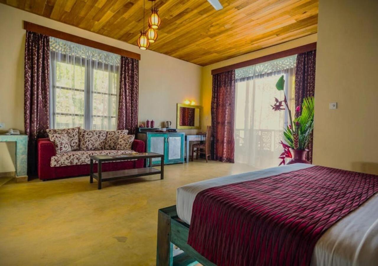 Yasmin Hill Longevity Resort - Hotel Galavilla Канди Экстерьер фото