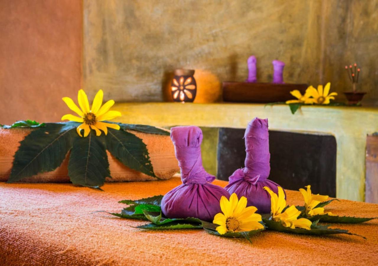 Yasmin Hill Longevity Resort - Hotel Galavilla Канди Экстерьер фото